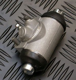 243296 | Wheel Cylinder - RH - Front & Rear Braking System