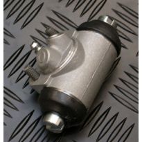 Wheel Cylinder - RH - Front & Rear Braking System | Series To 1980