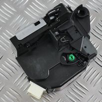 Right-Hand Front Door Latch Assembly - RHD | Freelander 1 1996-2006