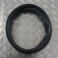 Right-Hand Rear Quarter Window Weatherstrip - 5 Door | Discovery 1