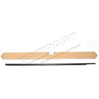 Door Glass Weatherstrip - Front Right Door | Range Rover 2010-2012