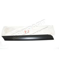 Left-Hand Windscreen A-Pillar Finisher Strip - Range Rover L322