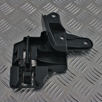 Right-Hand Front Bumper to Wing Mounting Bracket - Range Rover L322