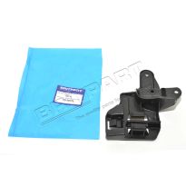 Left-Hand Front Bumper to Wing Mounting Bracket - Range Rover L322