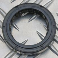 Stub Axle Oil Seal - 24 Spline | Defender, Discovery 1, Range Rover Classic