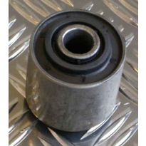 Front Radius Arm Bush to Axle - Discovery, Range Rover Classic
