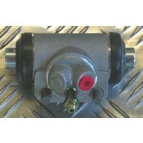 Left-Hand Rear Wheel Cylinder - Rear Drum Brakes | Defender 110/130
