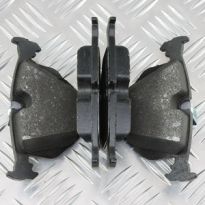 Front Brake Pad Set - Vented Front Disc | Range Rover P38