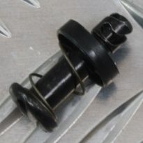 Quarter-turn Sprung Fastener - 2.5 Diesel, 4.0 & 4.6 V8 | Range Rover P38