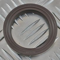 Front Crankshaft Oil Seal - 2.5 Diesel M51 | Range Rover P38, 1994-2001