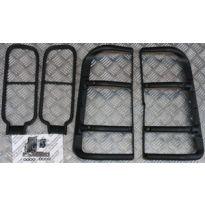 Rear Lamp Guard Kit - Black - Upper & Lower Rear Lights | Discovery 2 L318