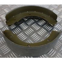 Transmission Handbrake Shoes - Rod Operated | Defender, Discovery 1